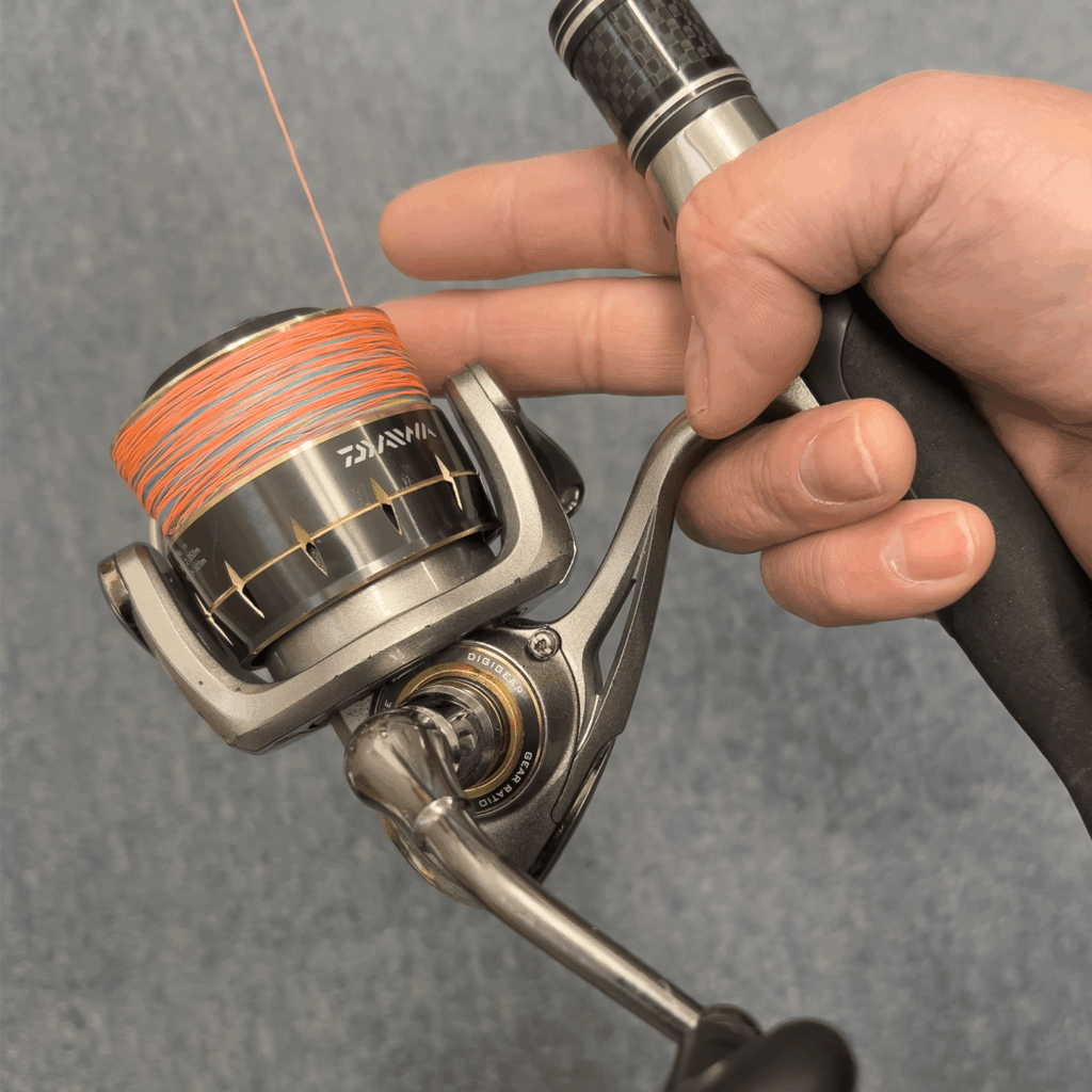 遊漁船ひびき　中指でのフェザリング